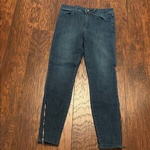 Like new!! Splendid skinny jeans